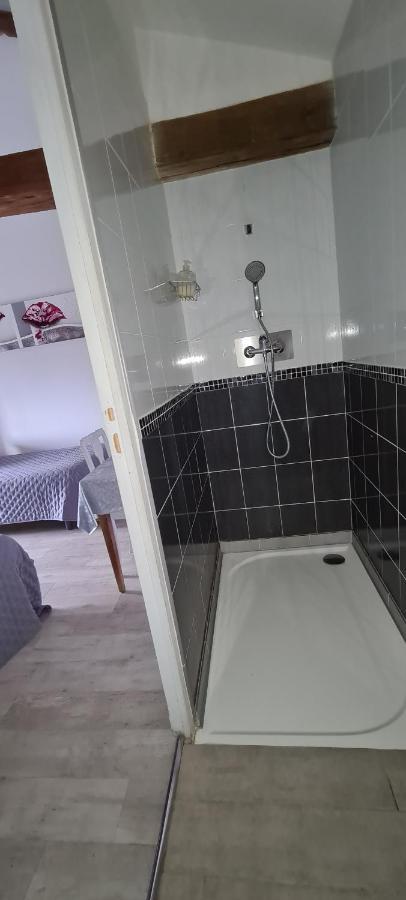 A La Gloriette Panzió Neuville-du-Poitou Kültér fotó